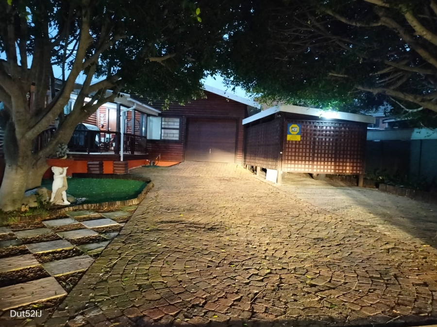 3 Bedroom Property for Sale in Fraaiuitsig Western Cape